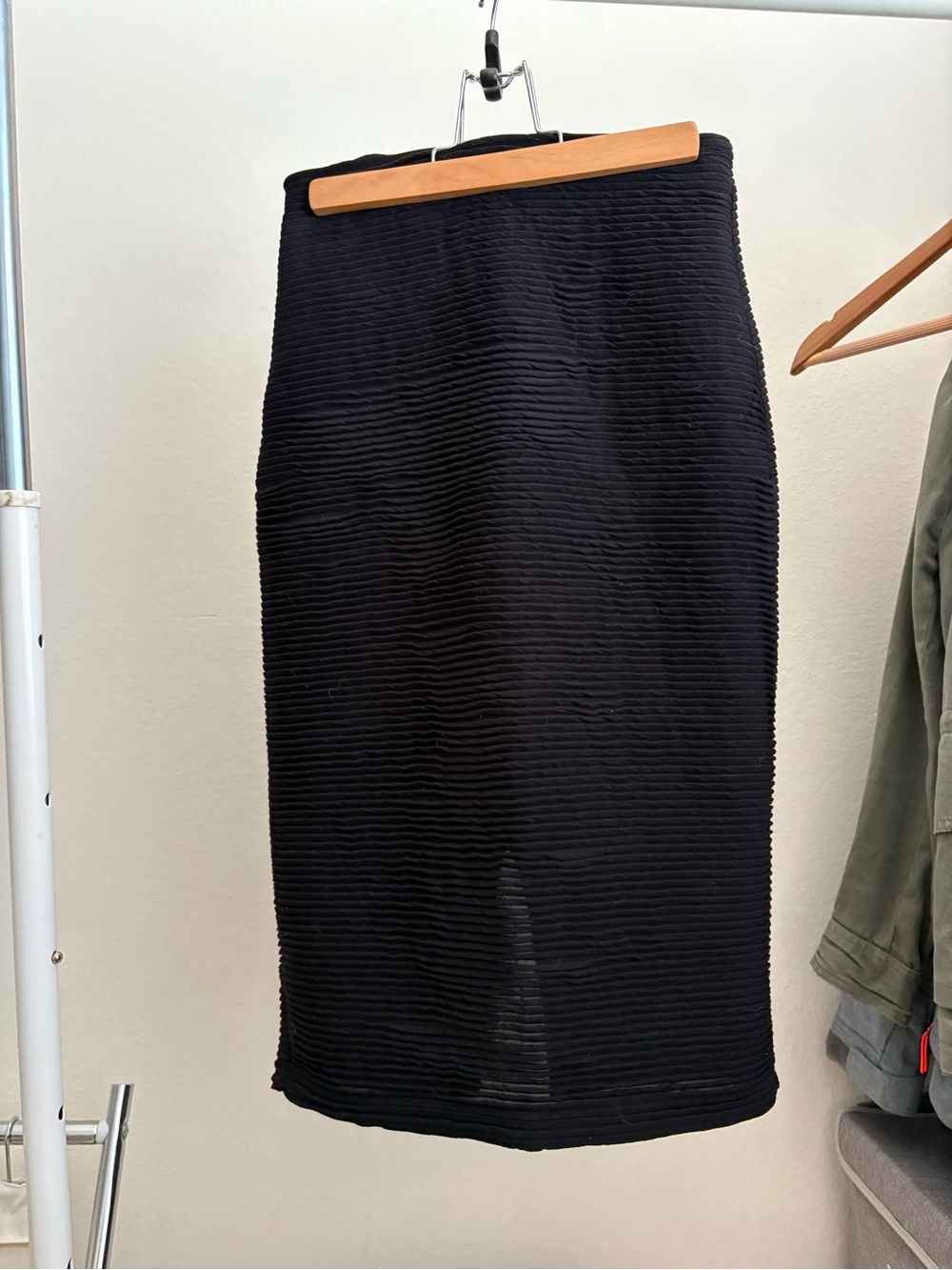 Soprano Classic Black Textured Pencil Skirt